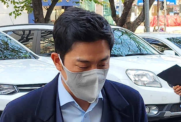 '성유리 남편' 안성현 영장심사 출석, 코인 상장 금품수수 혐의