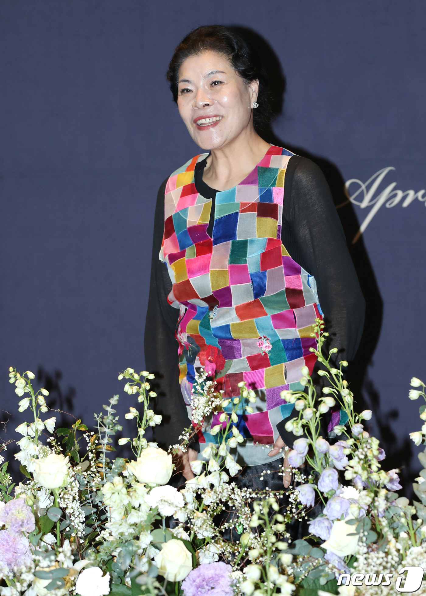 (서울=뉴스1) 권현진 기자 = 박술녀 한복 연국가가 7일 오후 서울 강남구 그랜드 인터컨티넨탈 서울 파르나스에서 열린 배우 이승기와 이다인의 결혼식에 참석해 포즈를 취하고 있다. …