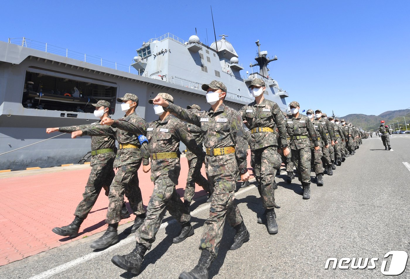 본문 이미지 - 해군 병사들에겐 다른 군과 마찬가지로 일반 전투복도 지급된다.(해군 제공) 2023.4.9/뉴스1