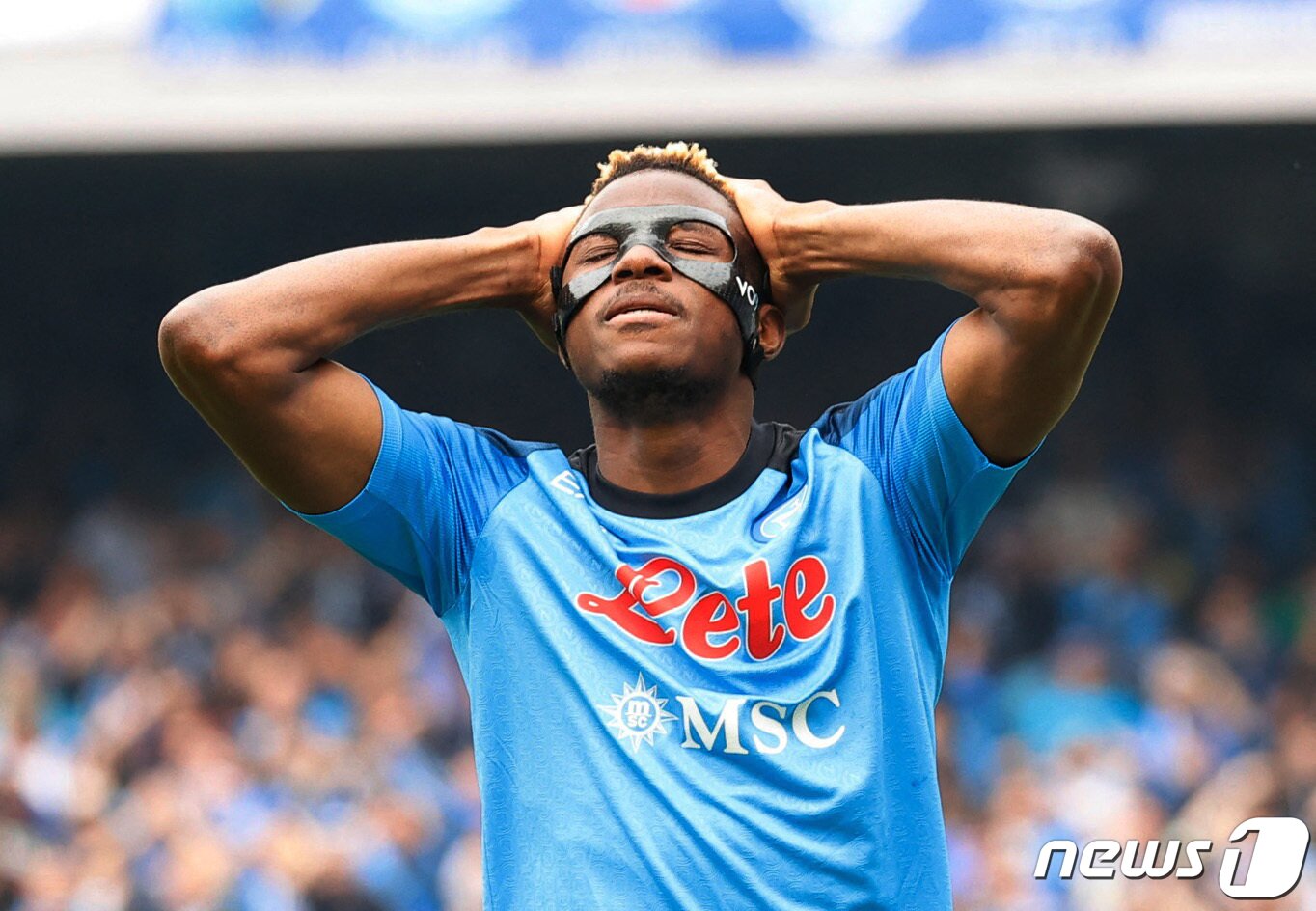 본문 이미지 - 아쉬워하는 나폴리 선수들 ⓒ 로이터=뉴스1