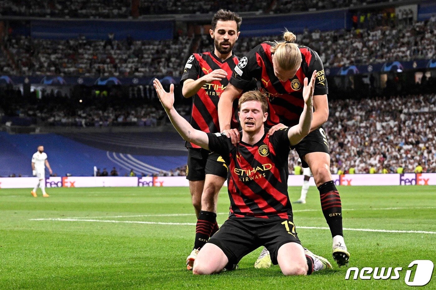 본문 이미지 - 동점골을 넣은 뒤 기뻐하는 케빈 데 브라위너. ⓒ AFP=뉴스1