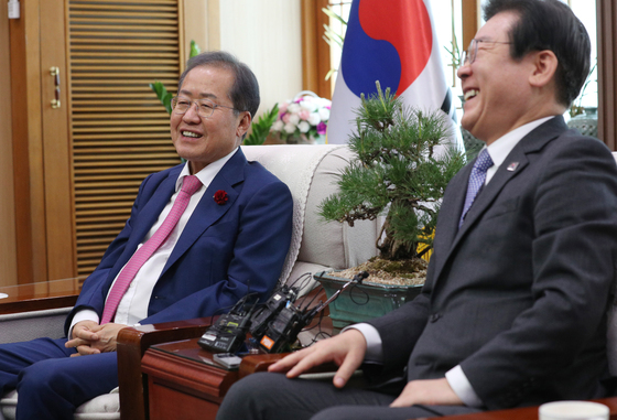 李대통령 만난 홍준표 "MB 제한 조치 해제 요청…김부겸 언급 없어"(종합)