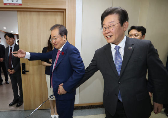 홍준표 "부동산 돈 증시로 가 육천피, 집은 한 채면 족해"…李대통령 정책 평가