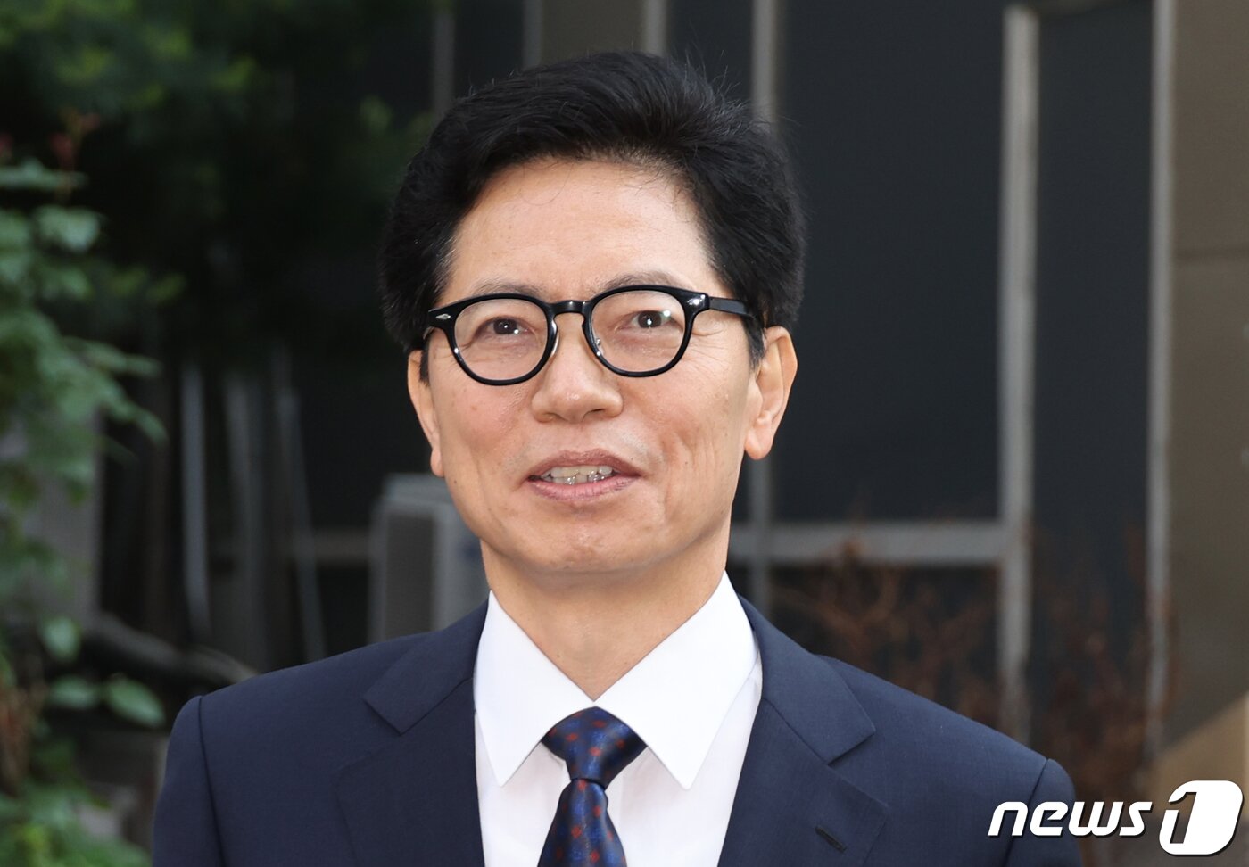 본문 이미지 - 황정근 국민의힘 윤리위원장이 10일 오후 서울 여의도 국민의힘 중앙당사에서 열린 윤리위원회 전체회의 참석하고 있다.(공동취재) 2023.5.10/뉴스1 ⓒ News1 임세영 기자