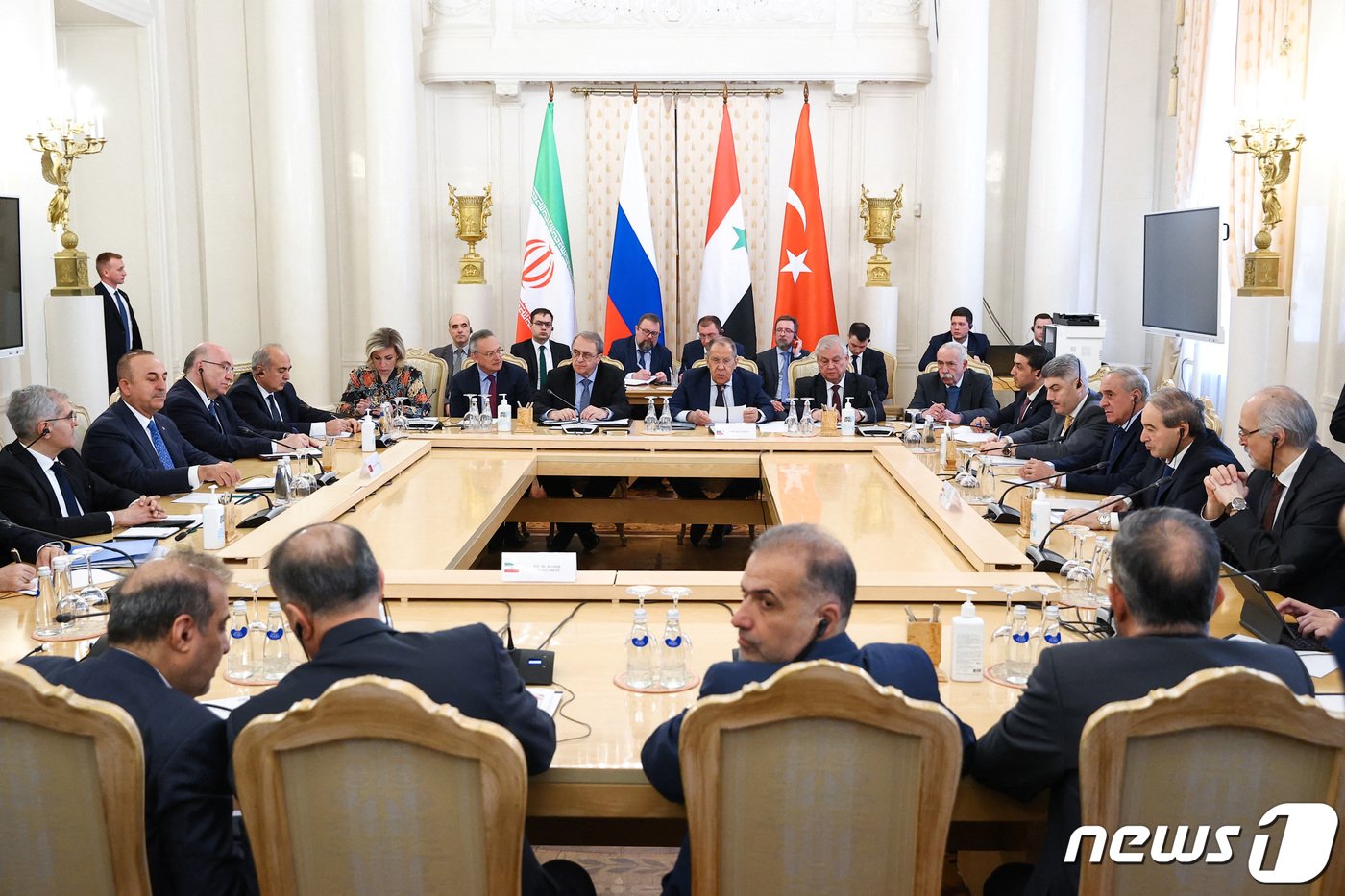 본문 이미지 - 세르게이 라브로프 러시아 외무장관이 10일 (현지시간) 모스크바에서 호세인 아미르압둘라히안 이란 외무장관, 파이잘 미크다드 시리아 외무장관, 메블뤼트 차우쇼을루 튀르키예 외무장관과 회담을 하고 있다. ⓒ 로이터=뉴스1 ⓒ News1 우동명 기자