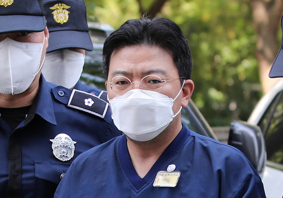 대법, 'SG발 주가폭락' 라덕연 파기환송…"CFD 주문도 시세조종"