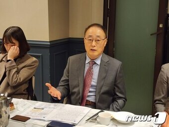 본문 이미지 - 이병철 중진공 기업지원본부장 11일 출입기자단 브리핑에서 발언하고 있다. (중진공 제공)