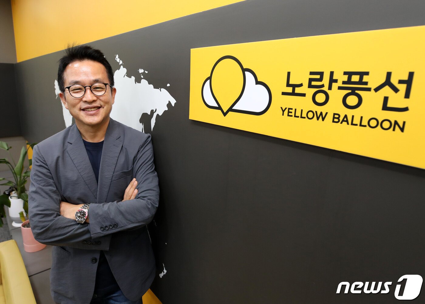 본문 이미지 - 김진국 노랑풍선 대표가 12일 서울 중구 본사 사무실에서 뉴스1과 인터뷰를 하고 있다. 2023.5.12/뉴스1 ⓒ News1 구윤성 기자