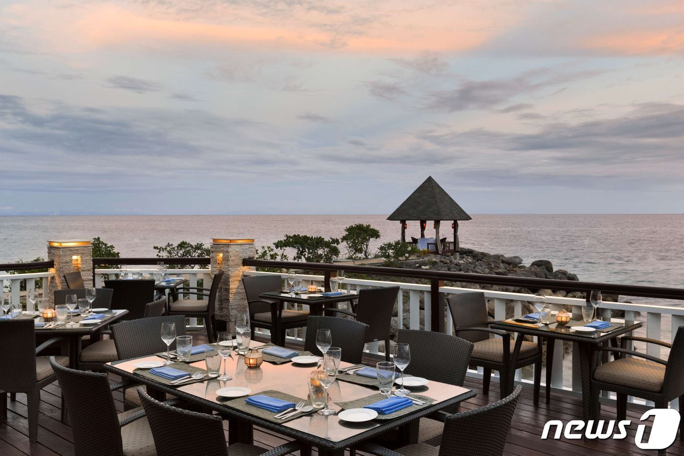 본문 이미지 - 세부의 코리 코브 씨푸드 바 & 그릴(호텔스닷컴 제공)