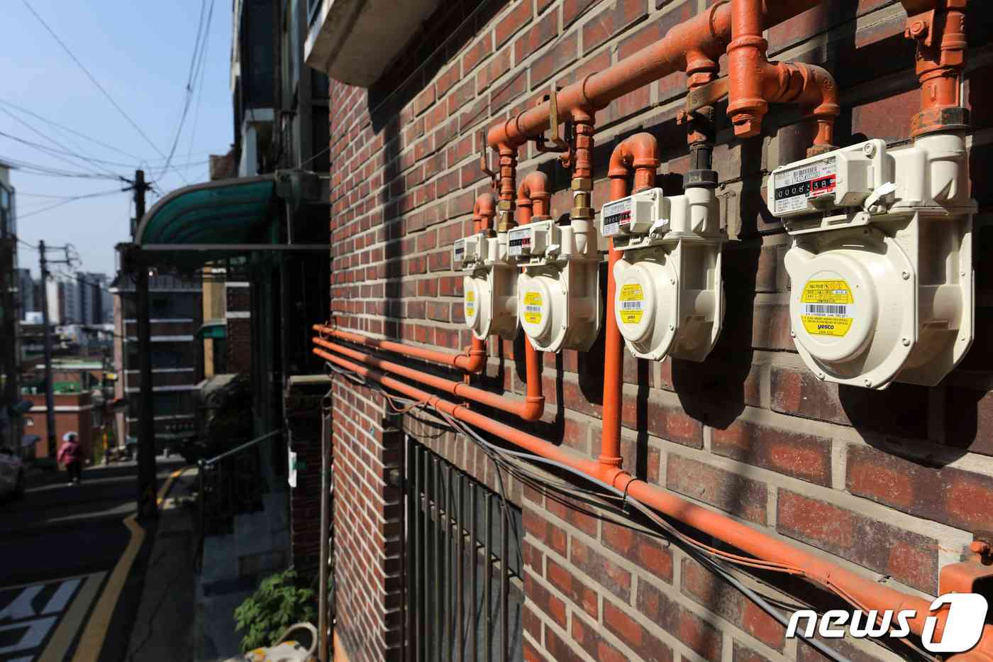 서울 종로구의 주택가에 가스계량기가 설치돼 있다.2023.5.15/뉴스1 © News1 이승배 기자