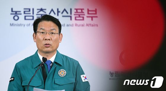 청주 한우농장서 또 구제역, 총 11곳…위기단계 '심각' 상향 - 뉴스1