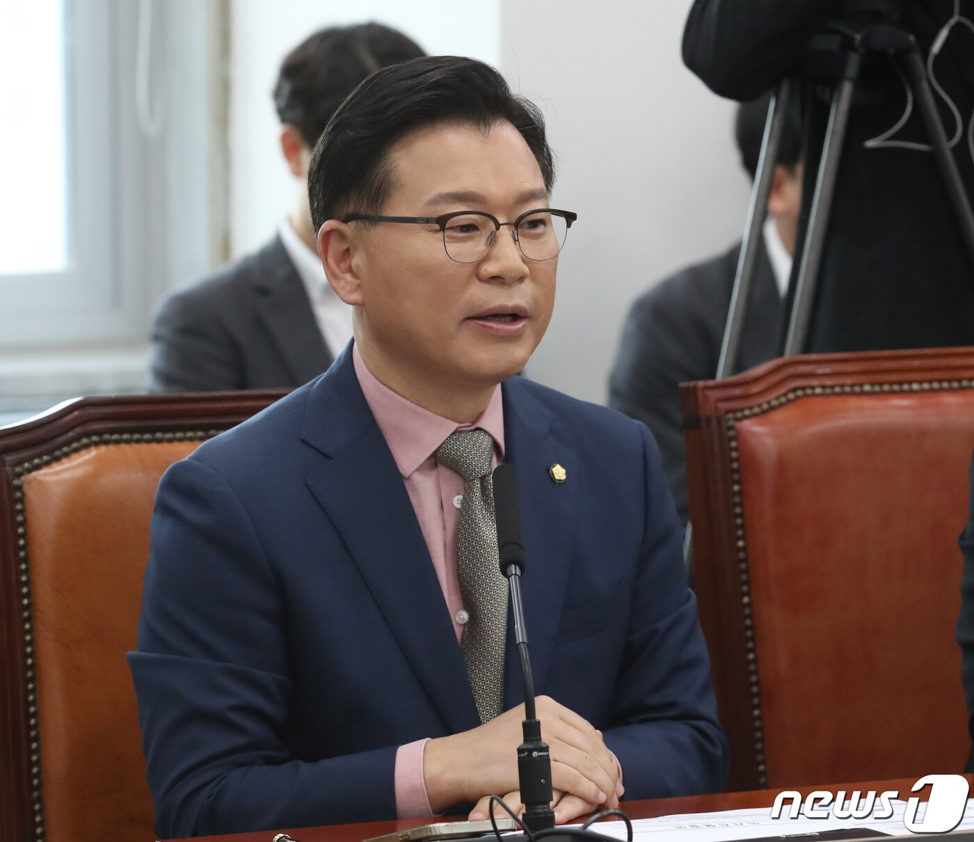 본문 이미지 - 이양수 국민의힘 국회 윤리특위 간사가 17일 오전 서울 여의도 국회에서 열린 윤리특별위원회 전체회의에서 발언을 하고 있다. 2023.5.17/뉴스1 ⓒ News1 송원영 기자