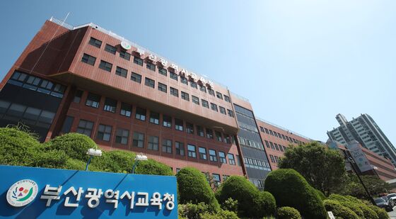 학교에 분실물 확인 CCTV 열람 요청하니…"1분에 1만원" 답변