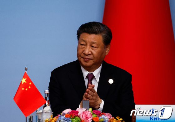 시진핑 중국 국가주석이 19일 (현지시간) 산시성 시안에서 열린 중국-중앙 아시아 정상회의를 마치고 기자회견에 참석을 하고 있다. © 로이터=뉴스1 © News1 우동명 기자