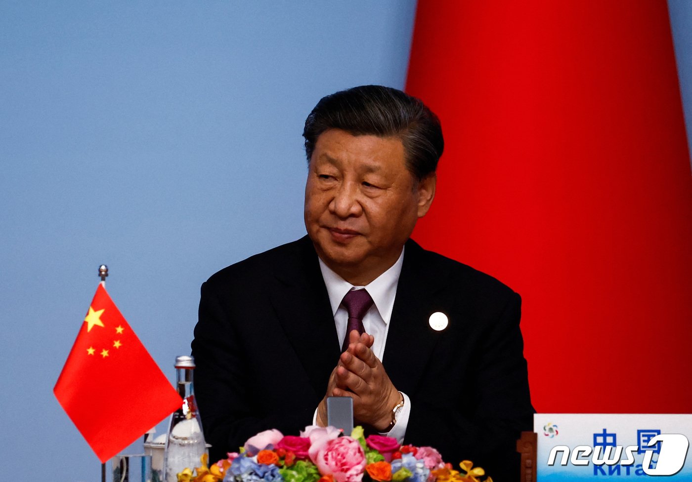 본문 이미지 - 시진핑 중국 국가주석이 19일 (현지시간) 산시성 시안에서 열린 중국-중앙 아시아 정상회의를 마치고 기자회견에 참석을 하고 있다. ⓒ 로이터=뉴스1 ⓒ News1 우동명 기자