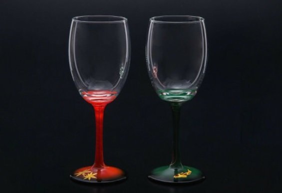 본문 이미지 - G7 참관국 정상들에 기시다 총리가 선물한 와인잔 세트. 21일 현지언론 캡쳐 