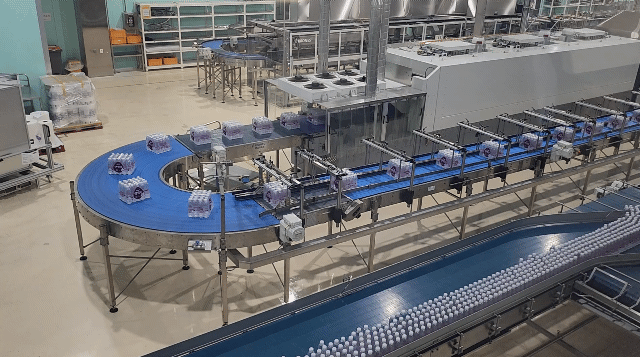 본문 이미지 - 제주 구좌읍에 위치한 오리온제주용암수 공장에서 '제주용암수'가 생산되는 모습.2023.05.19/뉴스1 ⓒ News1 이상학 기자