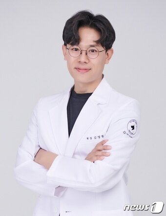 본문 이미지 - 김명철 수의사 프로필 사진&#40;VIP동물의료센터 제공&#41; ⓒ 뉴스1