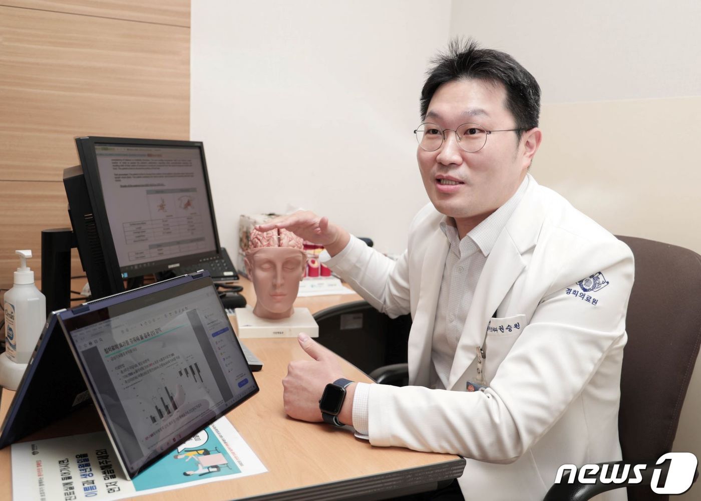 본문 이미지 - 경희대학교병원 한방검사실장인 순환·신경내과 권승원 교수(경희대학교병원 제공)