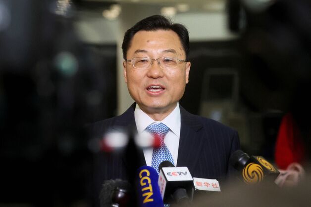 주미 中대사 "트럼프 관세로 세계 경제 황폐…정면 충돌보다 공존"