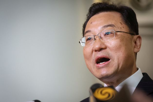 中대사, 난징대학살 영화관람…"日 맞섰던 중미, 싸울 이유 없어"