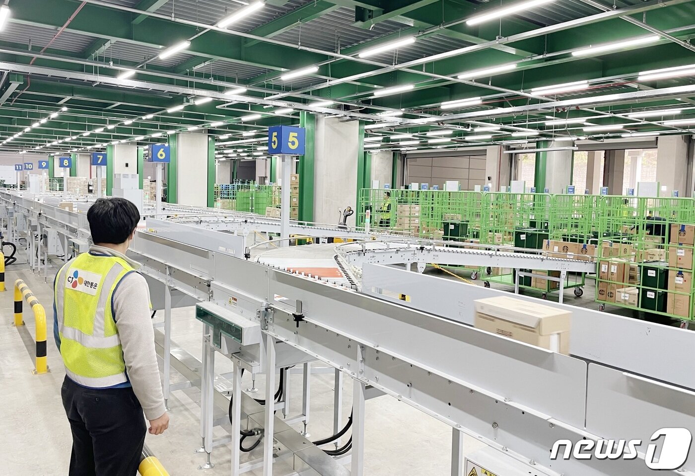 본문 이미지 - CJ대한통운 물류센터(CJ대한통운 제공) 