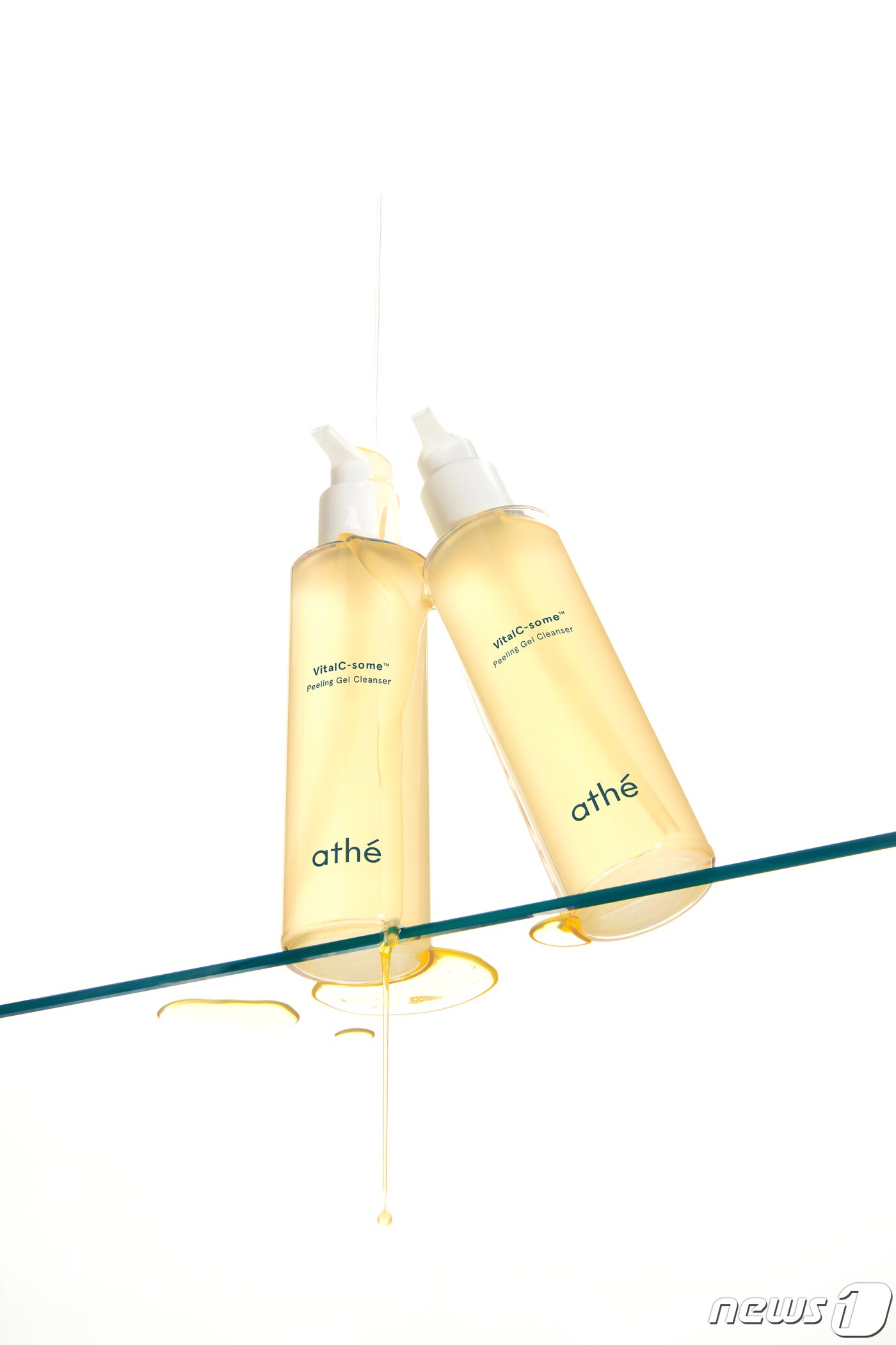 본문 이미지 - 바이탈 씨 좀 필링 젤 클렌저.(아떼제공)