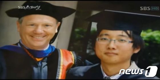 2012년 6월 2일 SBS스페셜에 이준석 전 국민의힘 대표의 하버드대학 졸업사진이 등장했다. (SBS 갈무리) © 뉴스1 