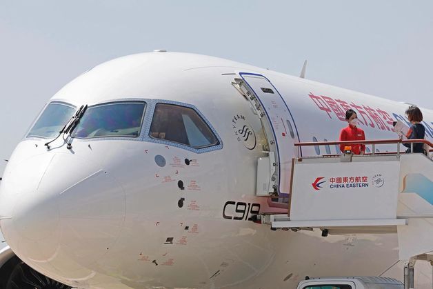 '항공굴기' 中최초 여객기 C909 누적 수송객 3000만 돌파