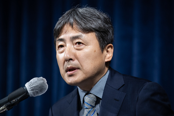 '홍명보 선임 의혹' 축구협회 윗선 수사…김정배·윤덕여 소환