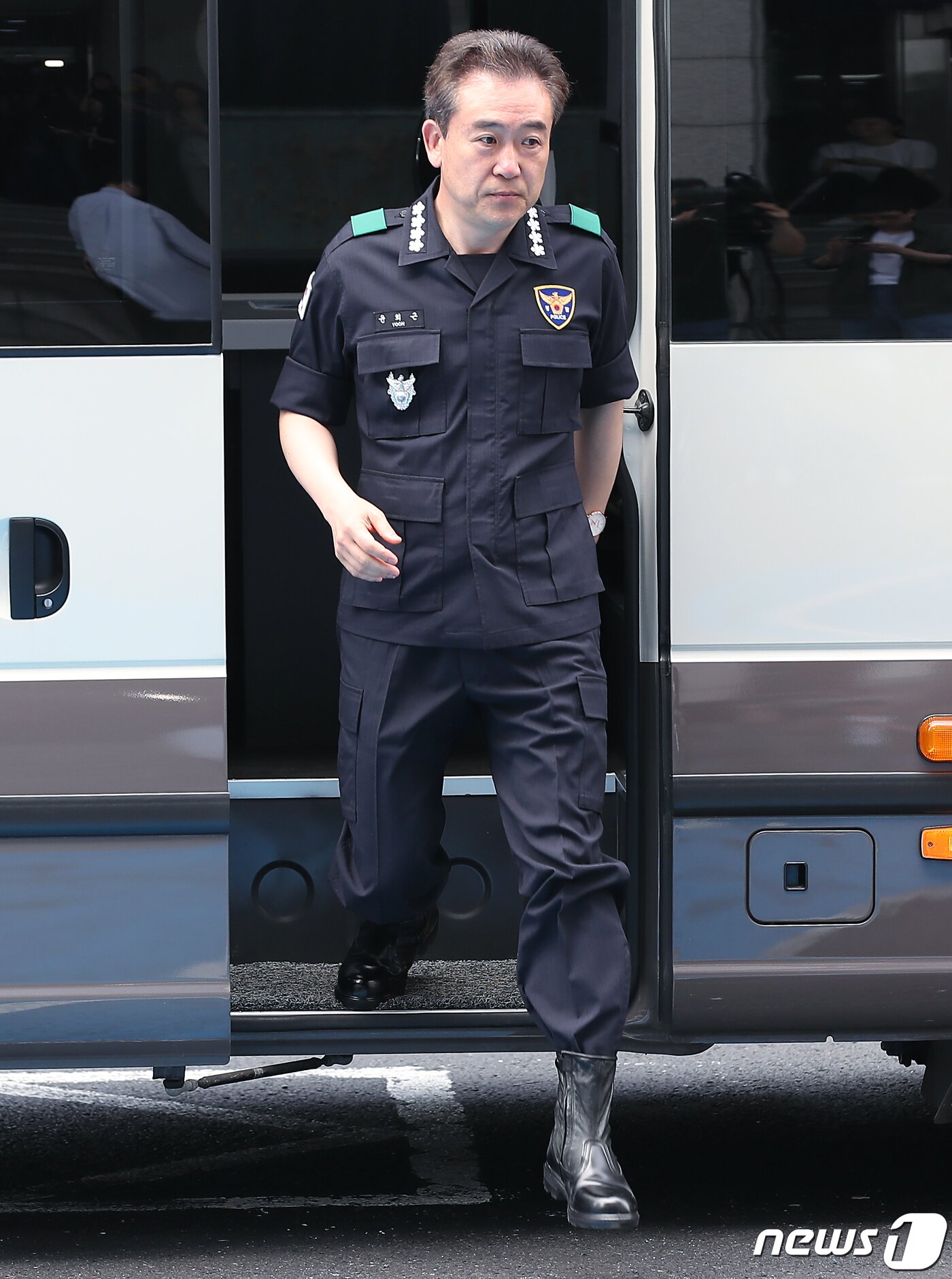 본문 이미지 - 윤희근 경찰청장이 31일 오전 서울 중구 남대문경찰서로 경비대책회의 주재를 위해 도착하고 있다.  2023.5.31/뉴스1 ⓒ News1 박정호 기자