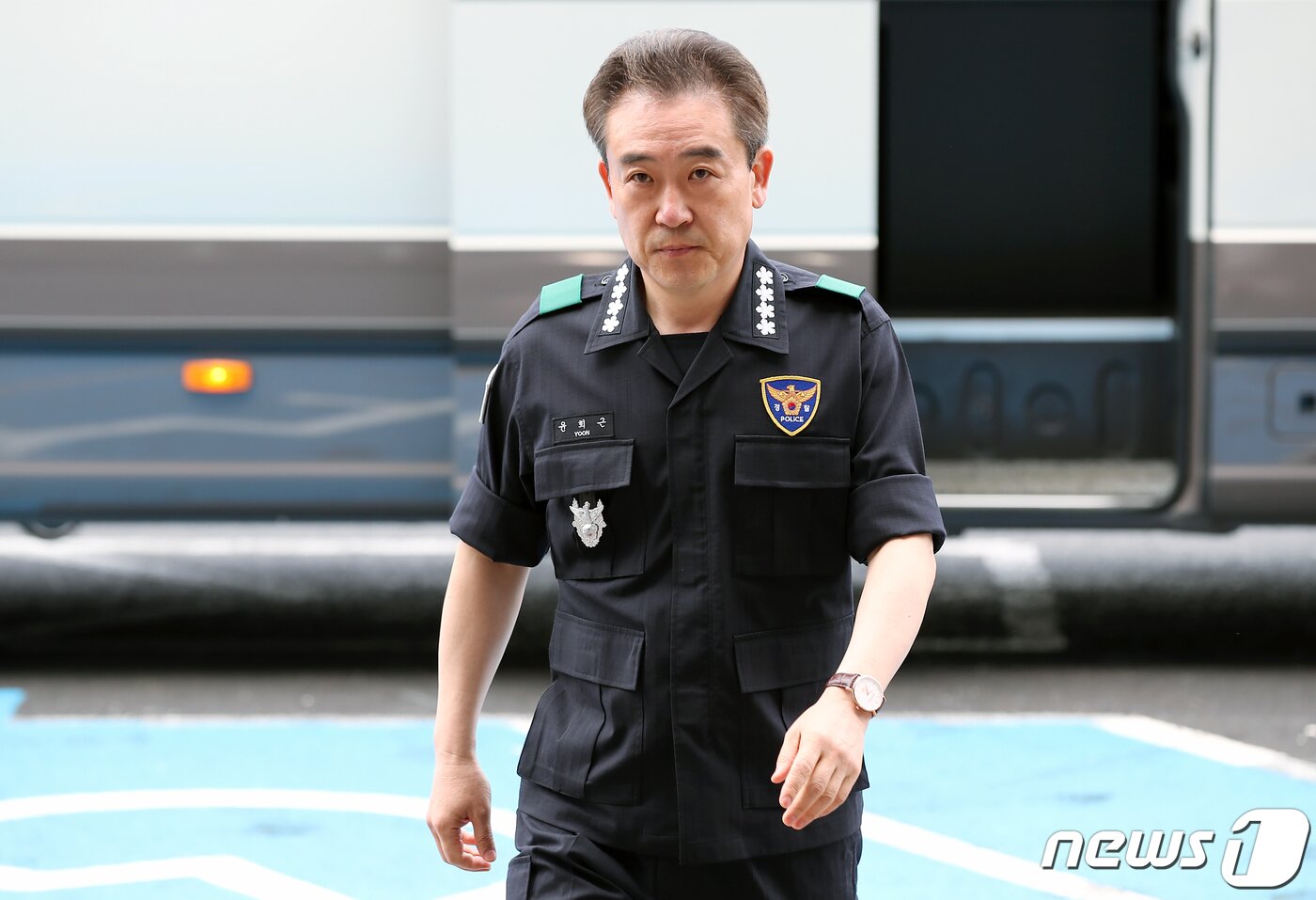 본문 이미지 - 윤희근 경찰청장이 31일 오전 서울 중구 남대문경찰서로 경비대책회의 주재를 위해 도착하고 있다. 2023.5.31/뉴스1 ⓒ News1 박정호 기자
