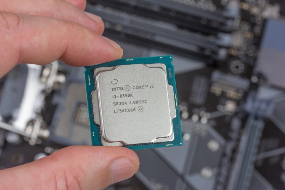 본문 이미지 - 인텔이 만든 Core i3 마이크로프로세서의 코멧 레이크CPU(SCMP 갈무리)