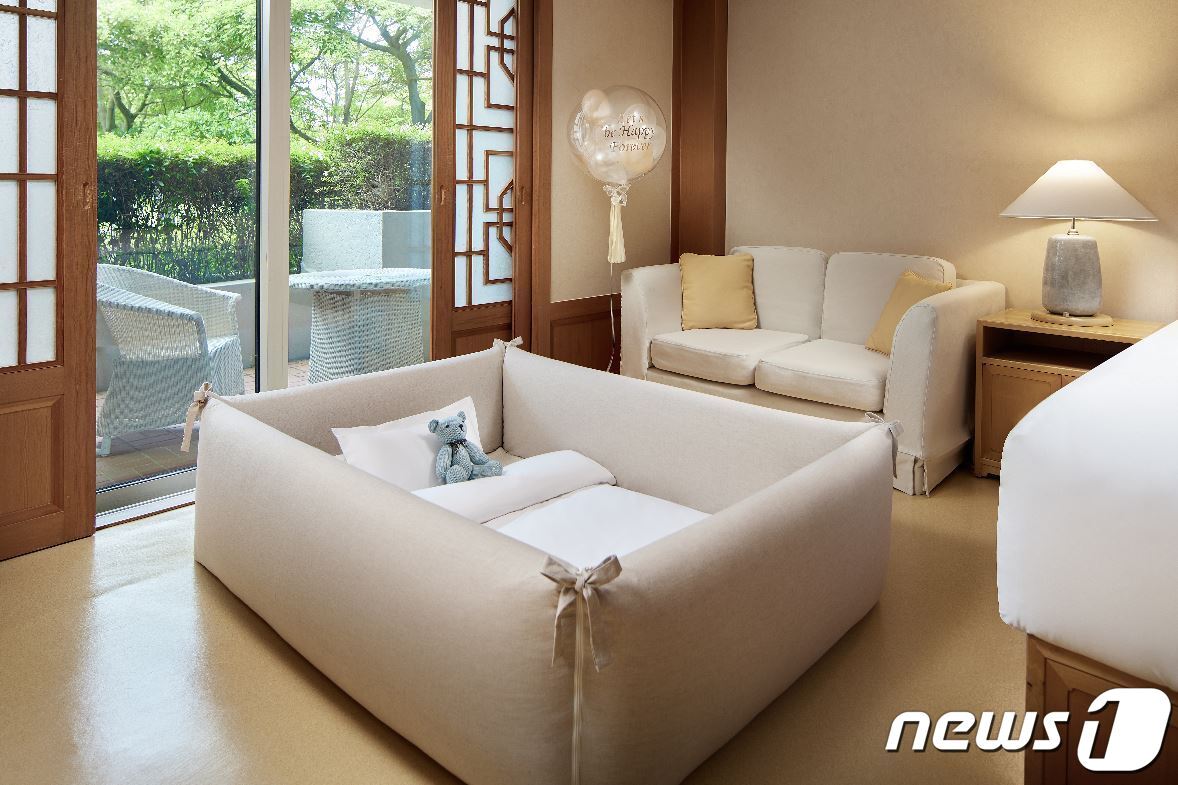 본문 이미지 - 제주신라호텔의 유아동반 고객을 위한 프리미어 테라스 범퍼룸(호텔신라 제공)