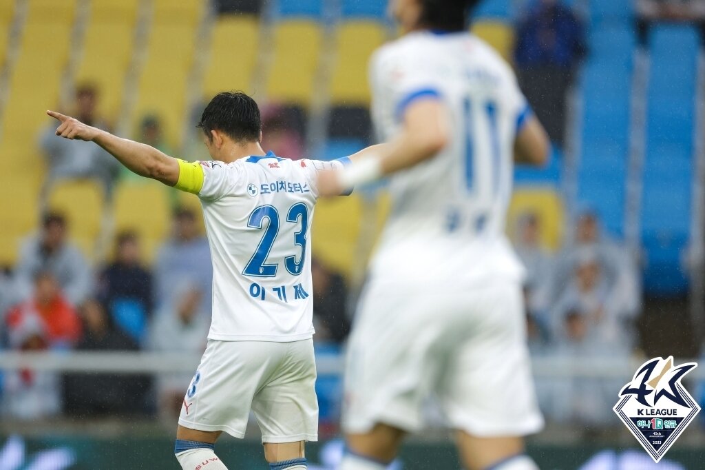 본문 이미지 -  수원이 인천을 1-0으로 이겼다.(한국프로축구연맹 제공)