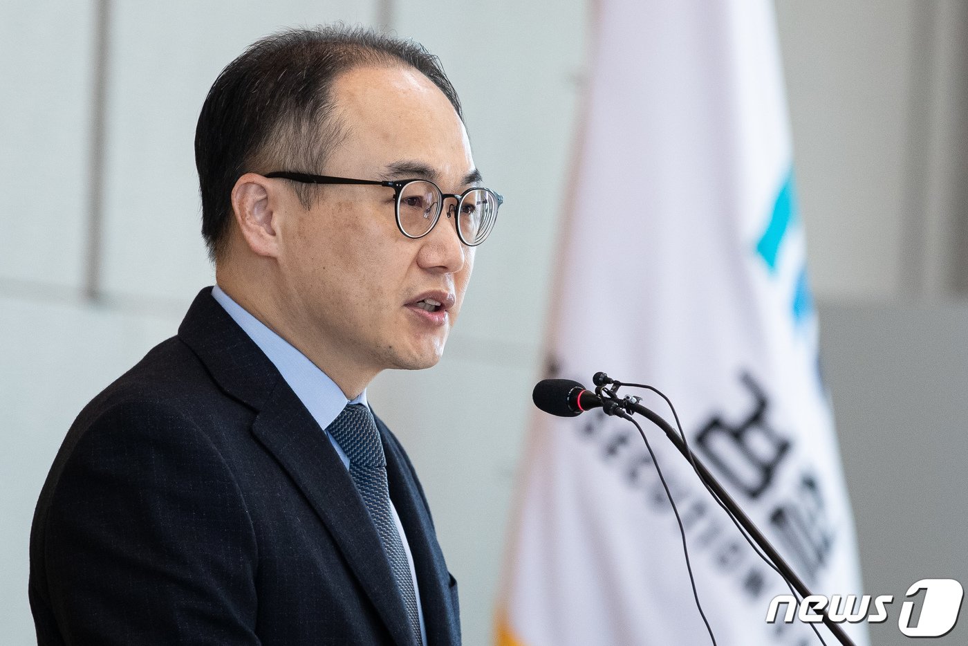 본문 이미지 - 이원석 검찰총장 "마약범죄 특별수사본부를 중심으로 모든 검찰 구성원이 합심하고 경찰·해경·관세청·식약처·지자체·민간단체와 유기적으로 협력해 이 땅에서 마약을 깨끗하게 쓸어내 주기를 바란다＂고 당부했다. 2023.5.8/뉴스1 ⓒ News1 유승관 기자