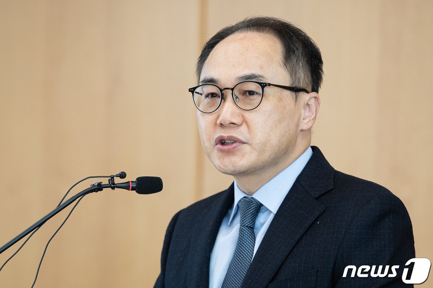 본문 이미지 - 이원석 검찰총장이 8일 서울 서초구 대검찰청에서 열린 마약범죄 근절 대책회의에서 모두 발언을 하고 있다. 2023.5.8/뉴스1 ⓒ News1 유승관 기자