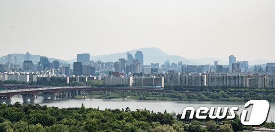  서울 강남구 압구정동 재건축 예정 아파트 단지 모습. 2023.5.8/뉴스1 © News1 이재명 기자