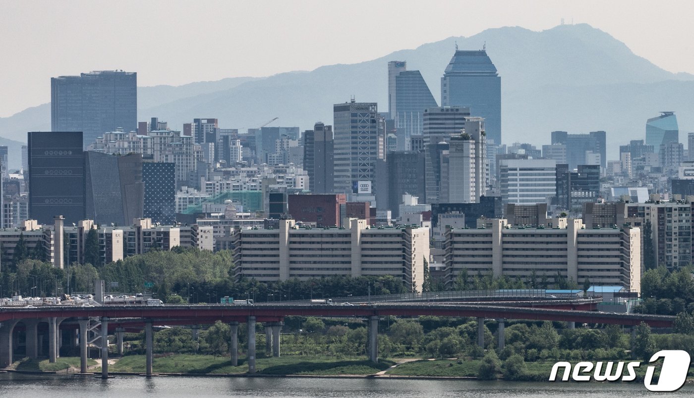 서울 강남구 압구정동 재건축 예정 아파트 단지. 2023.5.8/뉴스1 ⓒ News1 이재명 기자