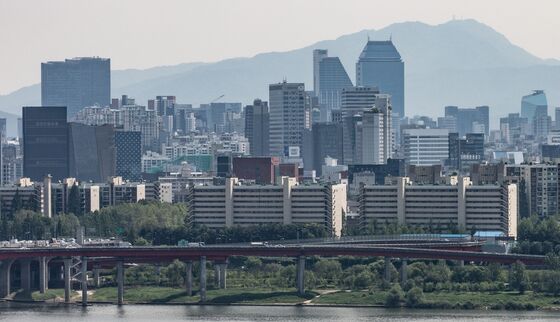 압구정 재건축 또 암초…5구역서도 건설사 명의 대지 지분 발견