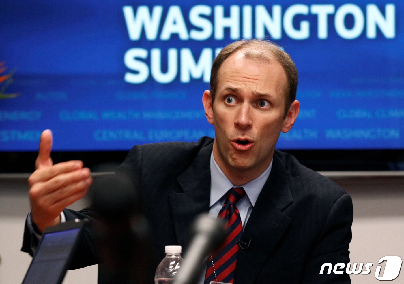 본문 이미지 - 오스탄 굴스비 시카고 연은 총재. ⓒ 로이터=뉴스1 ⓒ News1 박형기 기자