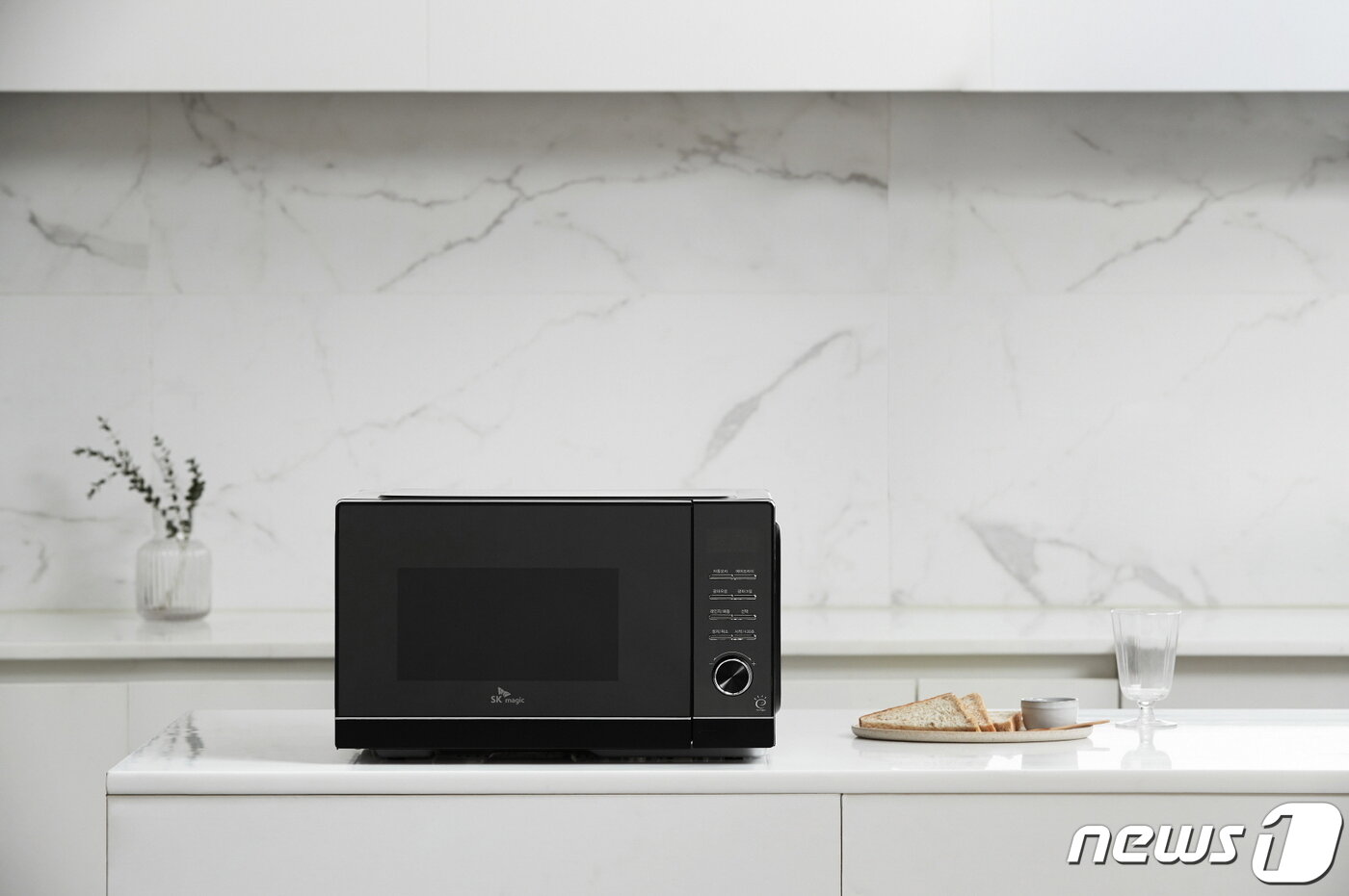 본문 이미지 - 23L 올인원 광파 오븐 이미지(SK매직, 제공)  