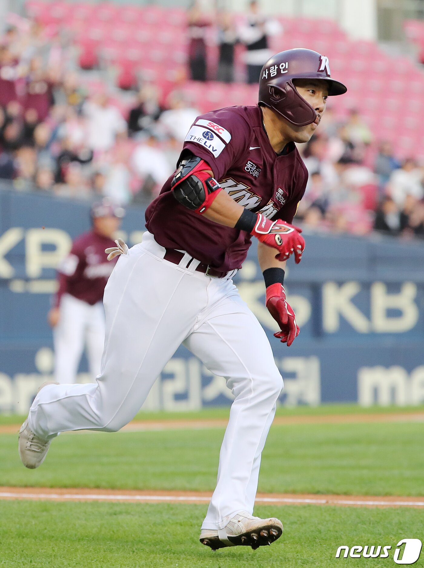 본문 이미지 - 이용규가 21일 두산과의 경기에서 1타수 무안타 5사사구 1득점을 기록했다. 뉴스1 ⓒ News1 김진환 기자