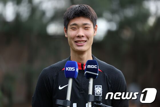 한국 20세 이하(U-20) 월드컵 축구대표팀 이영준이 9일(현지시간) 아르헨티나 라플라타 하워드 존슨 호텔에서 취재진과 인터뷰하고 있다. 2023.6.10/뉴스1 © News1 이승배 기자