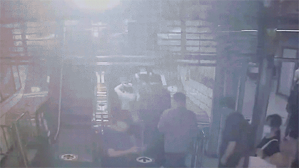 본문 이미지 - 분당선 수내역 에스컬레이터 사고 현장 모습. (경기도소방재난본부 제공) 2023.6.8/뉴스1