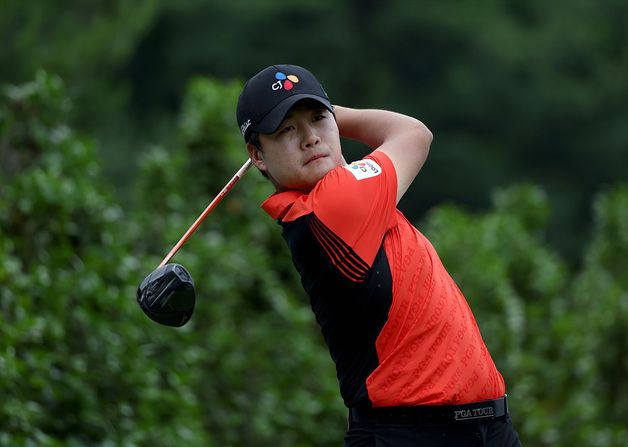 'KPGA 상금‧대상 2위' 김민규, 2025시즌 DP 월드투어에 전념