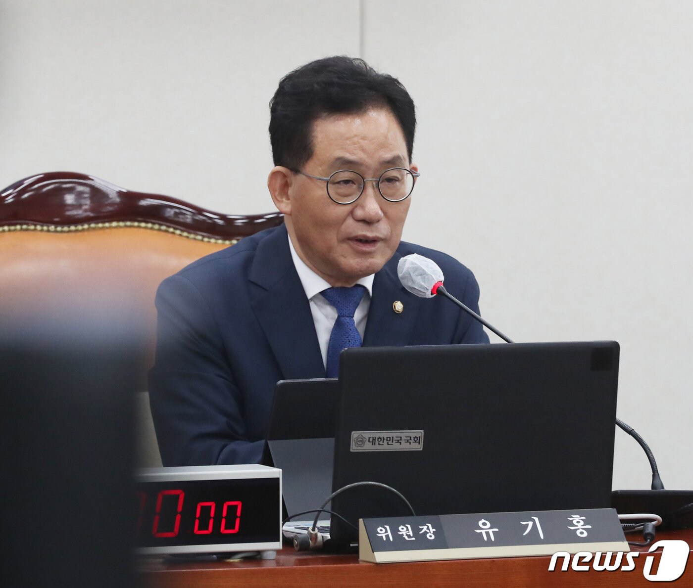 본문 이미지 - 유기홍 국회 교육위원장이 12일 오전 서울 여의도 국회에서 열린 교육위원회 전체회의에서 발언을 하고 있다. 2023.6.12/뉴스1 ⓒ News1 송원영 기자