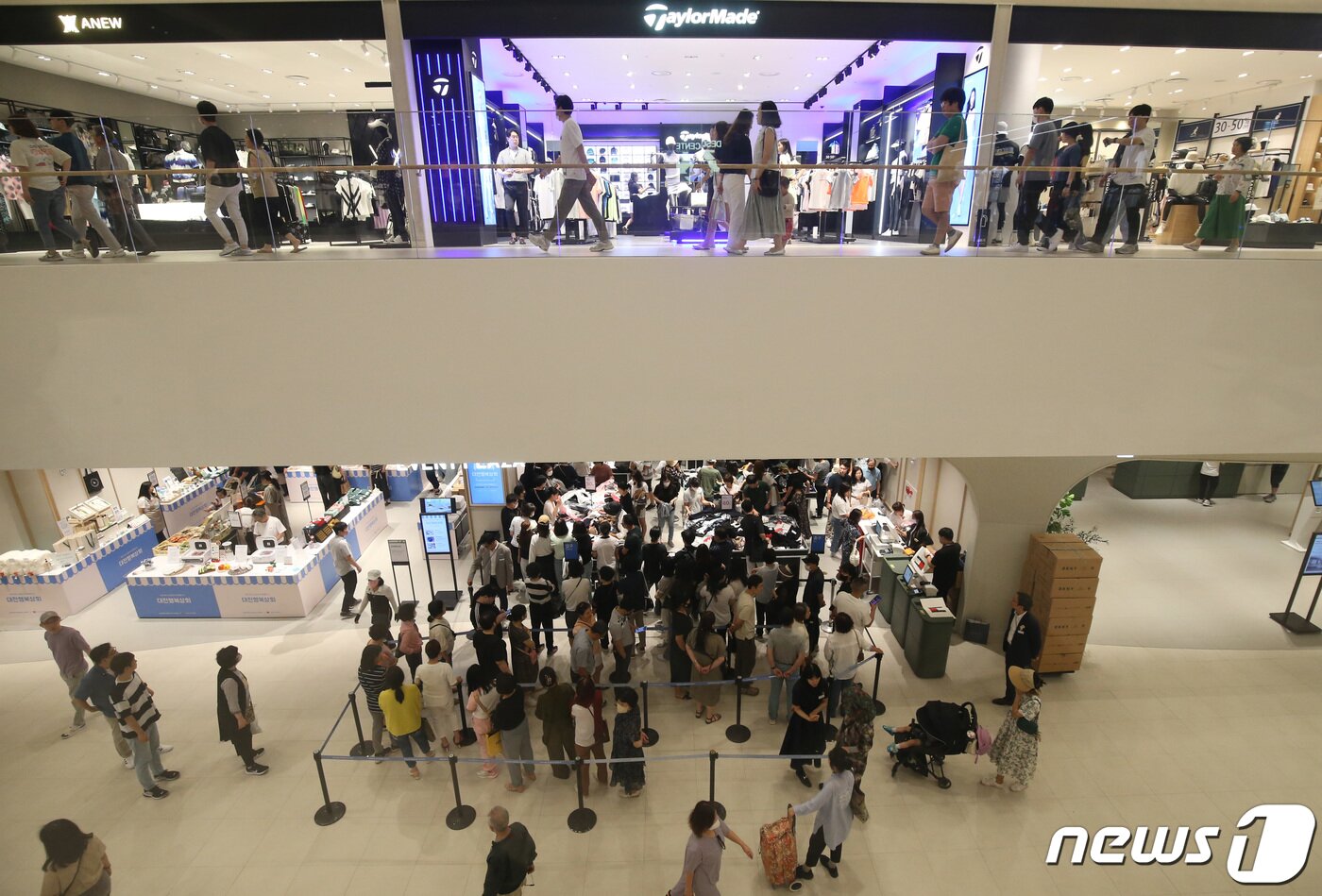 본문 이미지 - 현대프리미엄아울렛 대전점이 12일 화재사고 이후 9개월 만에 재개장에 들어갔다. 사진은 아울렛 모습. 2023.6.12/뉴스1 ⓒ News1 김기태 기자
