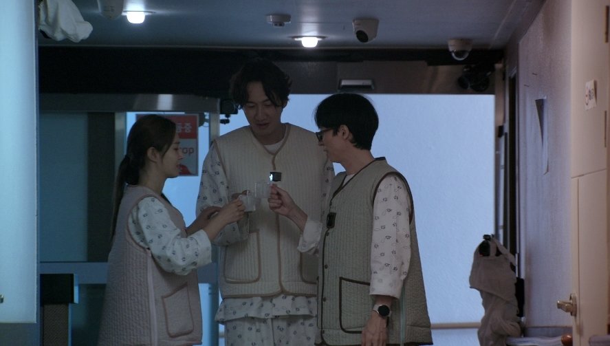 본문 이미지 - 디즈니+ &#39;더 존: 버터야 산다 시즌2&#39; 스틸컷