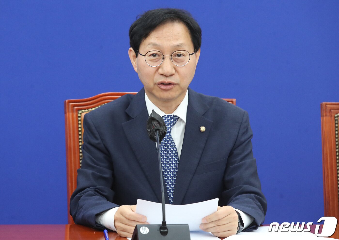 본문 이미지 - 김성주 더불어민주당 정책위 수석부의장이 15일 오전 서울 여의도 국회에서 열린 정책조정회의에서 모두발언을 하고 있다. 2023.6.15/뉴스1 ⓒ News1 임세영 기자
